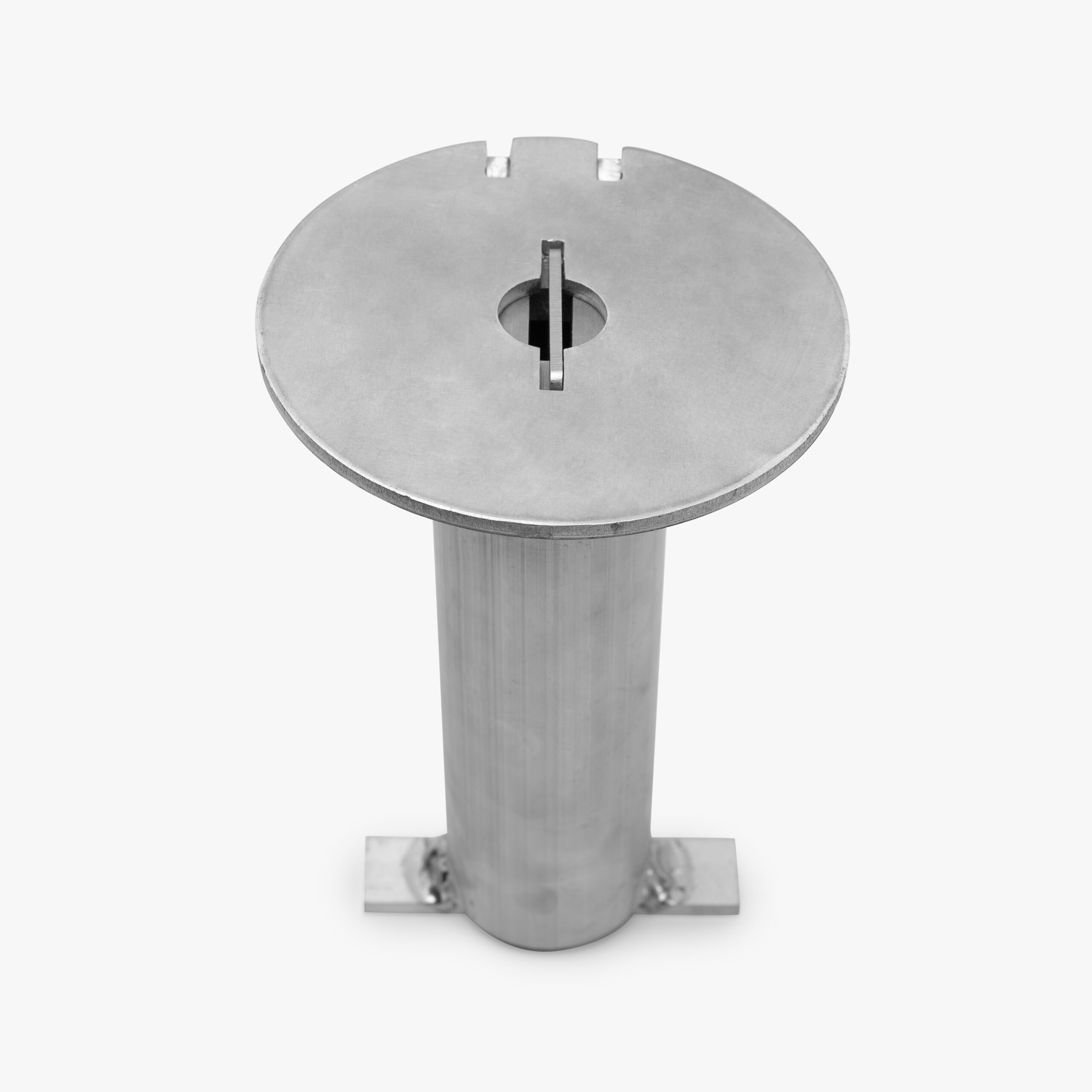 Architectural Portal 30 Centre column inground scaled